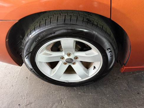 Used 2011 Dodge Charger SE image 28
