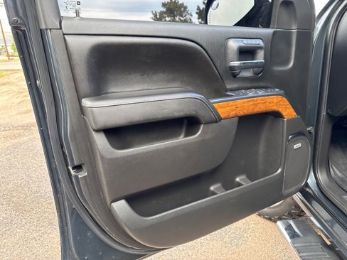 Used 2017 Chevrolet Silverado 1500 High Country image 46