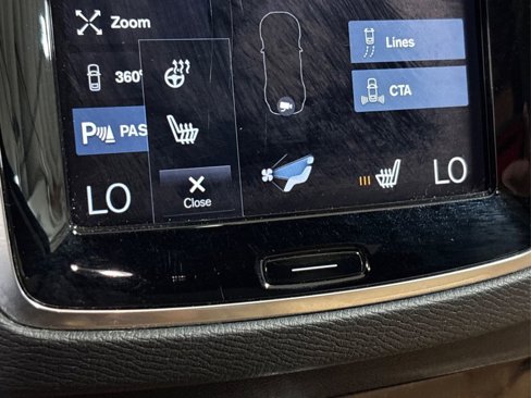 Used 2017 Volvo XC90 T6 Momentum w/ Vision Package image 32