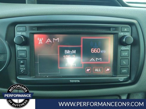 Used 2017 Toyota Yaris L image 18