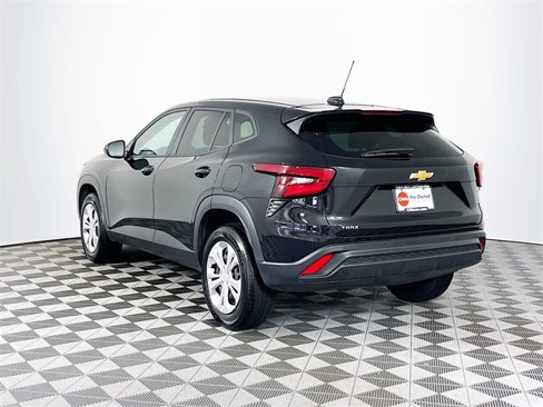 Certified 2025 Chevrolet Trax LS image 6