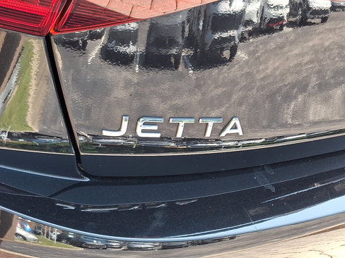 Certified 2022 Volkswagen Jetta S image 32