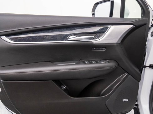 Used 2023 Cadillac XT5 Premium Luxury image 13
