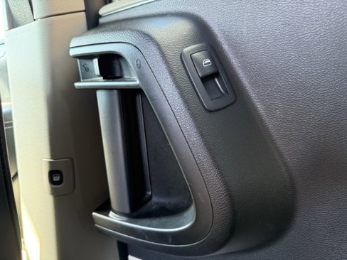 Used 2019 Dodge Grand Caravan SXT image 16