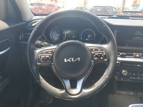 Used 2022 Kia Niro EX image 15