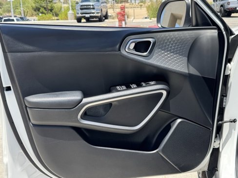 Used 2020 Kia Soul LX image 28
