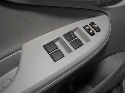 Used 2013 Toyota Corolla LE image 34
