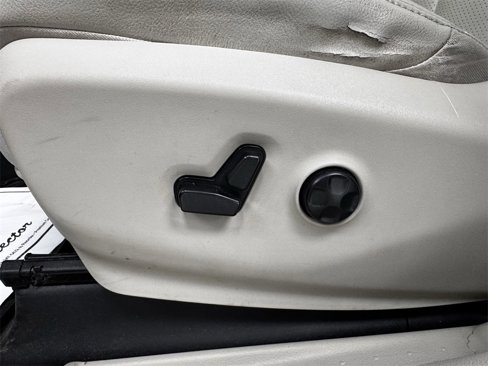 Used 2017 Chrysler Pacifica Touring-L Plus image 16