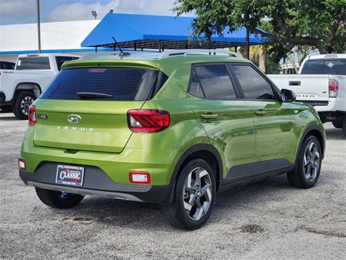 Used 2024 Hyundai Venue SEL image 7