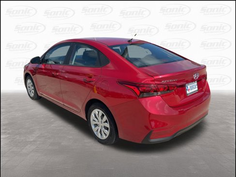 Used 2021 Hyundai Accent SE image 3
