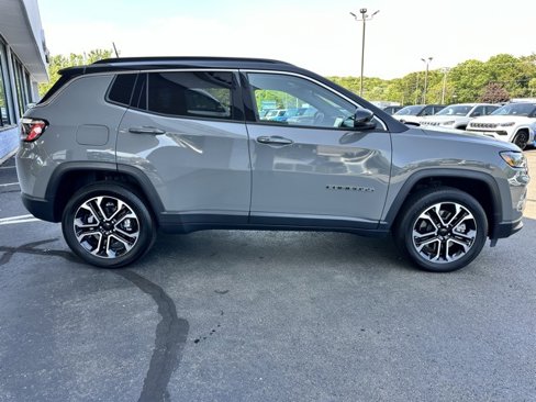 Used 2023 Jeep Compass Limited w/ Sun and Sound Group image 4