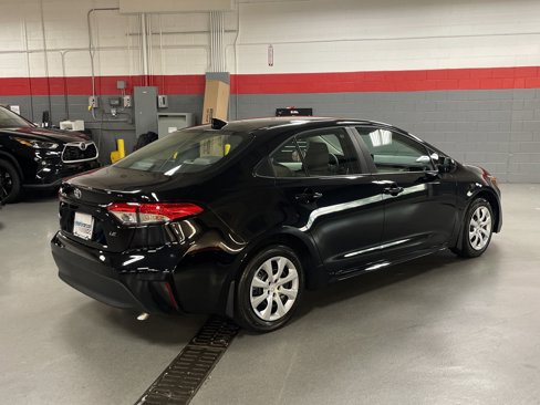 Used 2025 Toyota Corolla LE image 10