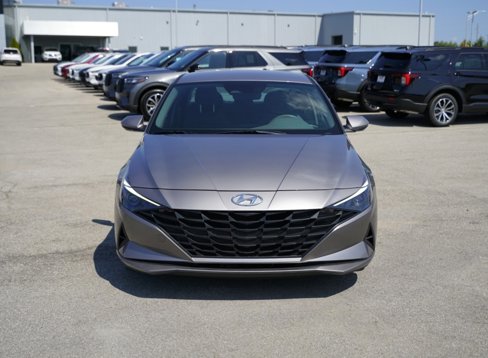 Used 2023 Hyundai Elantra SEL image 2