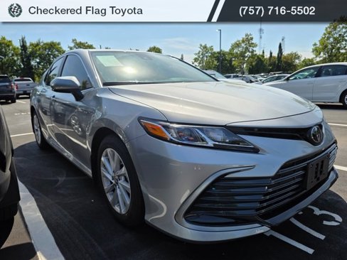 Used 2024 Toyota Camry LE image 3