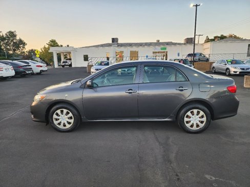 Used 2010 Toyota Corolla LE image 2
