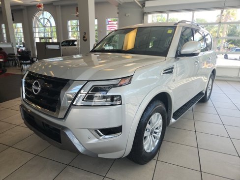 Used 2021 Nissan Armada SV image 2
