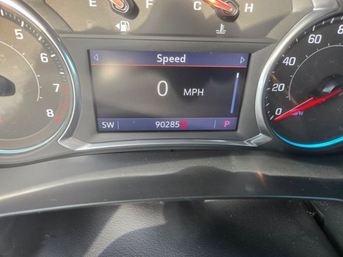 Used 2021 Chevrolet Traverse LT image 12