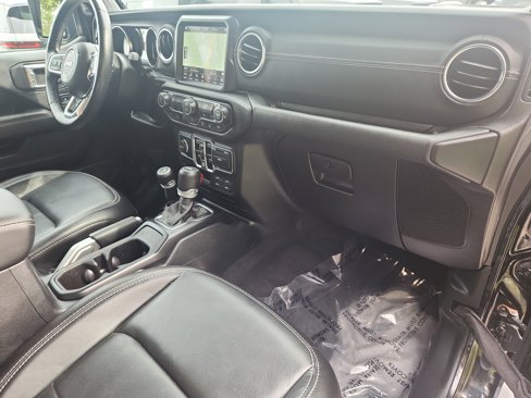 Used 2019 Jeep Wrangler Unlimited Sahara image 27