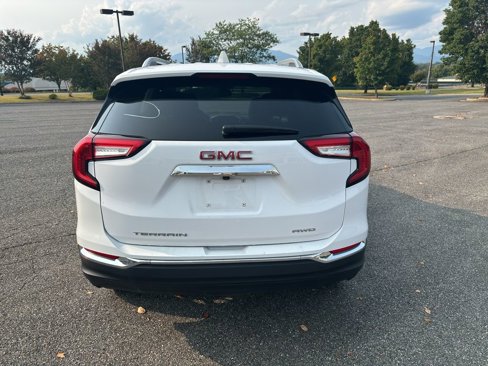 Used 2024 GMC Terrain SLT image 6