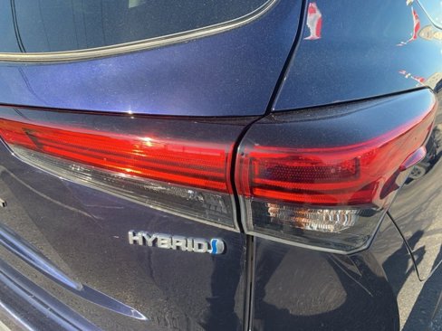 Used 2022 Toyota Highlander XLE image 32