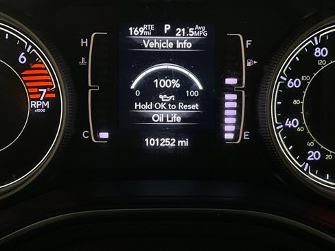 Used 2019 Jeep Cherokee Latitude w/ Cold Weather Group image 37
