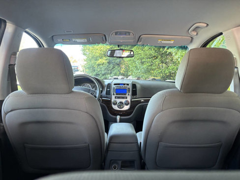 Used 2011 Hyundai Santa Fe GLS image 3