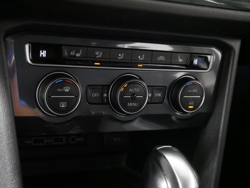 Used 2020 Volkswagen Tiguan SEL image 23