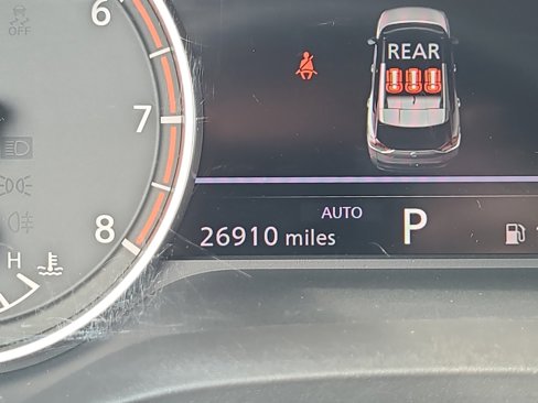Used 2023 Nissan Rogue SV image 2