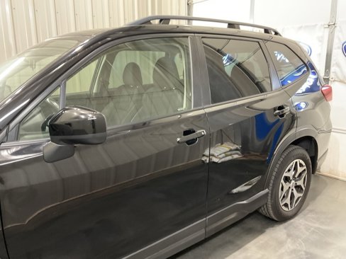 Used 2022 Subaru Forester Premium image 5
