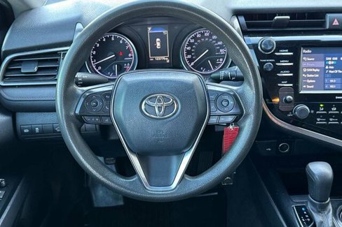 Used 2020 Toyota Camry LE image 14