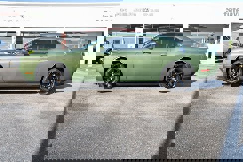 Used 2023 Dodge Challenger SXT image 2
