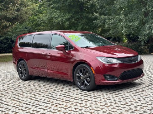 Used 2019 Chrysler Pacifica Touring Plus w/ S Appearance Package image 8