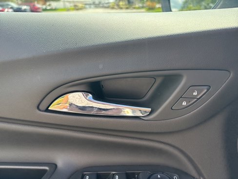 Used 2024 Chevrolet Equinox LT image 15