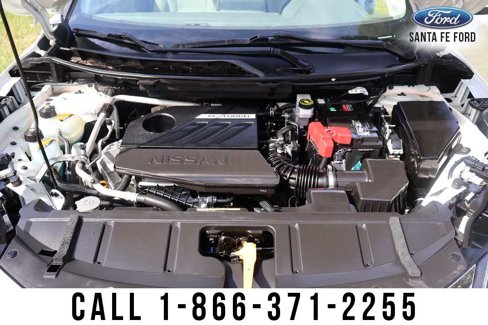 Used 2023 Nissan Rogue SV image 14