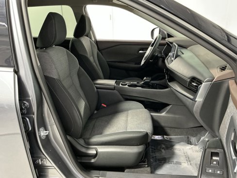 Used 2021 Nissan Rogue SV image 32