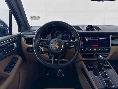 Certified 2022 Porsche Macan image 19