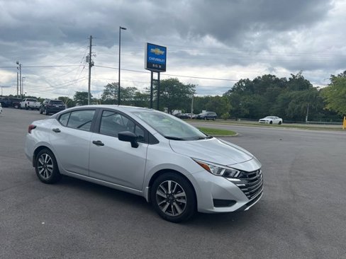 Used 2024 Nissan Versa S w/ S Plus Package image 1