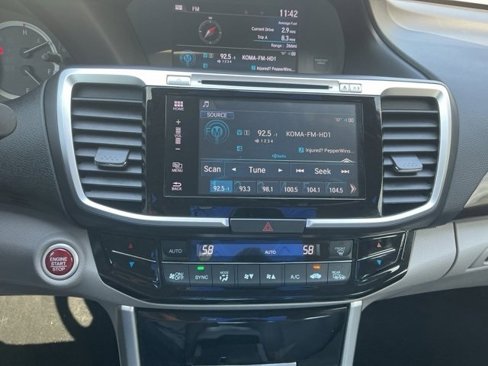 Used 2017 Honda Accord EX-L image 24