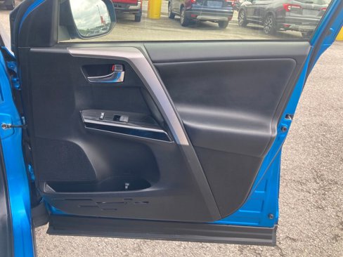 Used 2018 Toyota RAV4 Limited image 20