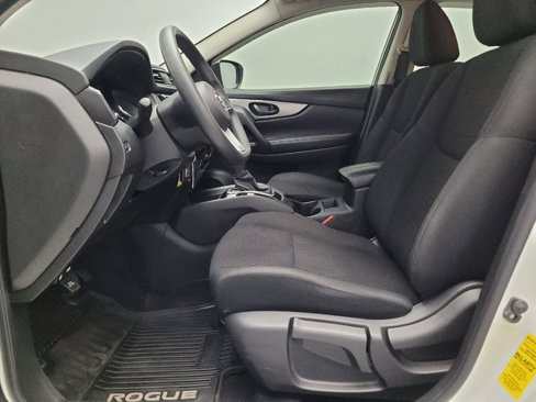 Used 2020 Nissan Rogue Sport S image 17