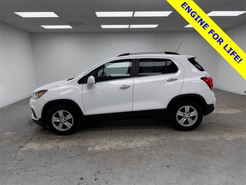 Used 2020 Chevrolet Trax LT w/ LT Convenience Package image 8