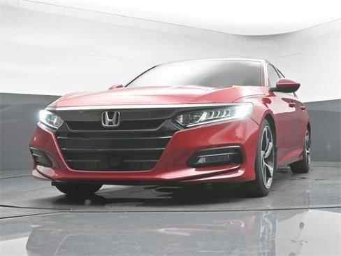 Used 2018 Honda Accord Sport image 11