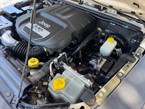 Used 2012 Jeep Wrangler Unlimited Sport image 32