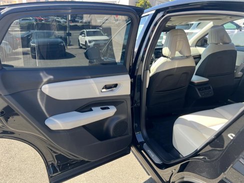 Used 2024 Nissan Ariya FWD image 47