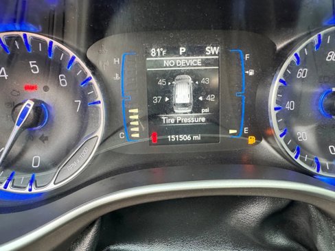 Used 2017 Chrysler Pacifica Touring image 12