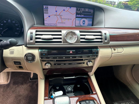 Used 2014 Lexus LS 460 image 24
