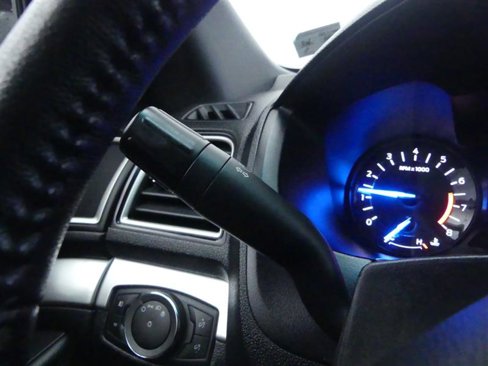 Used 2016 Ford Explorer XLT image 16