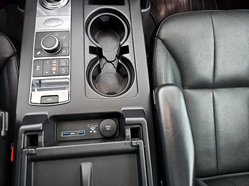 Used 2018 Land Rover Discovery SE image 93