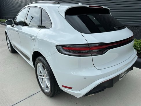 Used 2024 Porsche Macan image 3