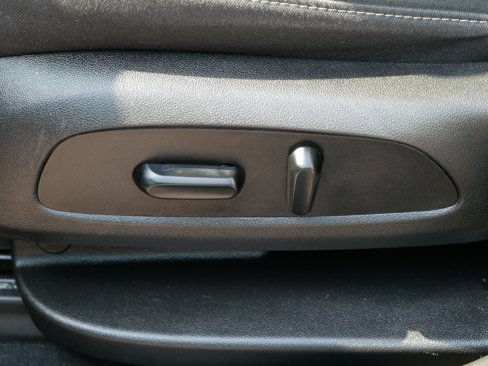 Used 2019 GMC Acadia SLE image 17
